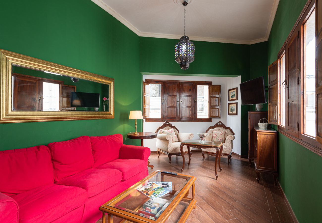 Apartamento en Arucas - HomeForGuest NUEVO Dúplex con Azotea junto a la Catedral de Arucas