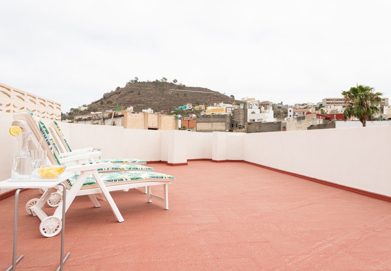 Apartamento en Arucas - HomeForGuest NUEVO Dúplex con Azotea junto a la Catedral de Arucas