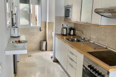 Apartamento en Las Palmas de Gran Canaria - HomeForGuest Apartamento cerca de las Canteras con Parking GRATIS