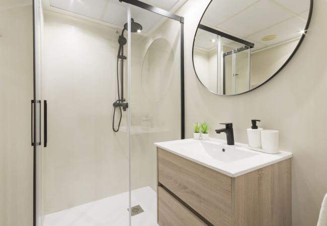 Apartamento en Playa de Gandía - Elegante Apartamento familiar de 2 dormitorios. Wifi-acaciones inolvidables frente al mar. Buen wifi para teletrabajo. -ALQUILER SOLO FAMILIAS Apartamento en Playa de Gandía - Elegante Apartamento familiar de 2 dormitorios. Wifi-acaciones inolvidables frente al mar. Buen wifi para teletrabajo. -ALQUILER SOLO FAMILIAS