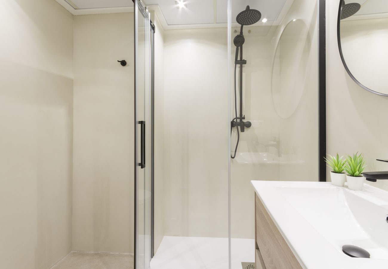 Apartamento en Playa de Gandía - Elegante Apartamento familiar de 2 dormitorios. Wifi-acaciones inolvidables frente al mar. Buen wifi para teletrabajo. -ALQUILER SOLO FAMILIAS