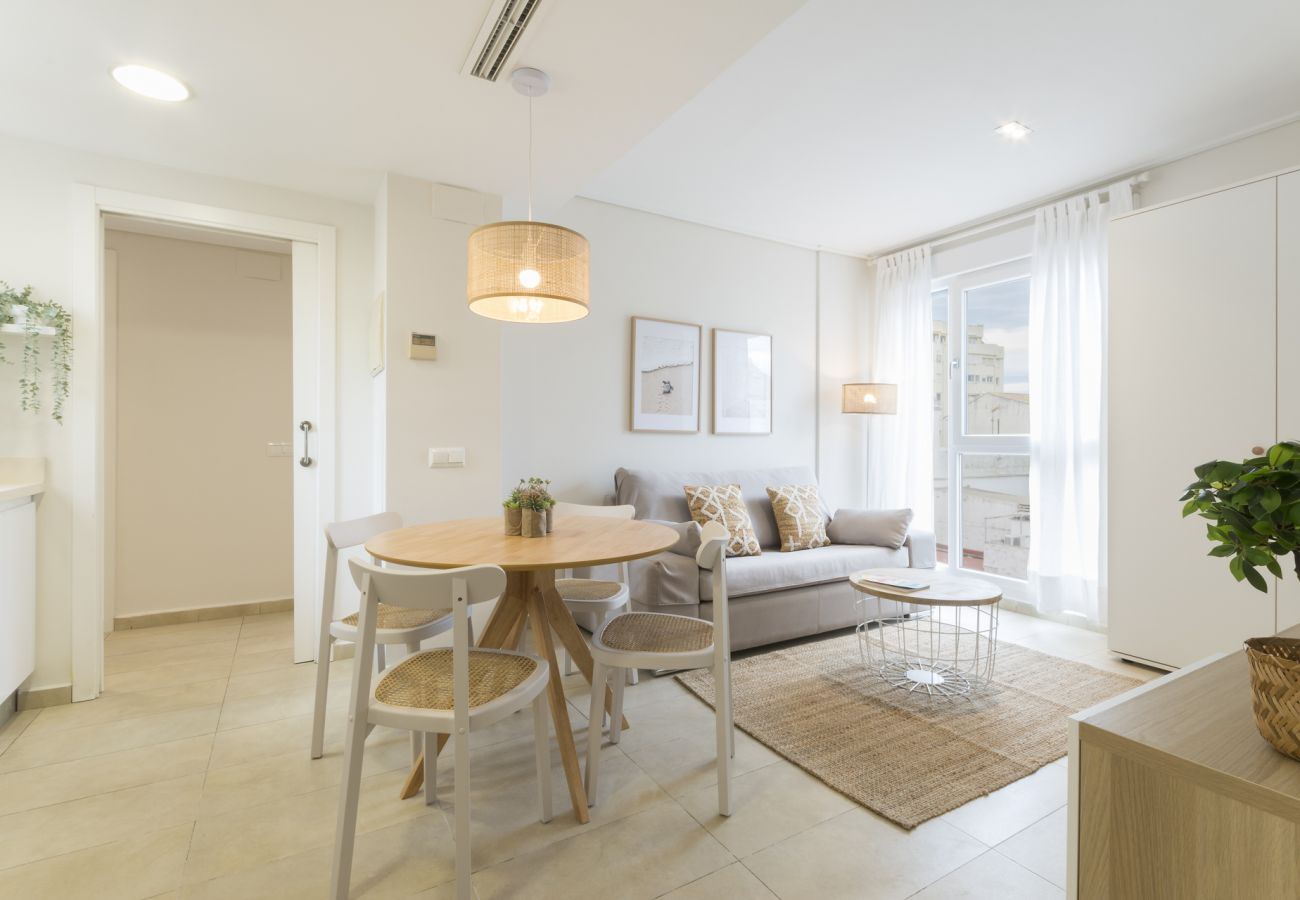 Apartamento en Playa de Gandía - Elegante Apartamento familiar de 2 dormitorios. Wifi-acaciones inolvidables frente al mar. Buen wifi para teletrabajo. -ALQUILER SOLO FAMILIAS
