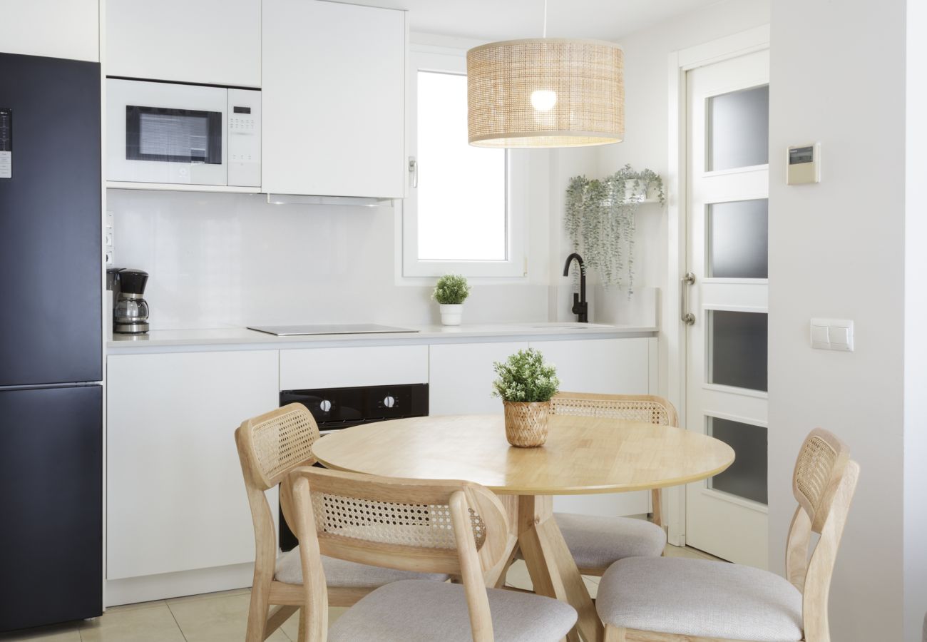 Apartamento en Playa de Gandía - Elegante Apartamento familiar de 2 dormitorios. Wifi-acaciones inolvidables frente al mar. Buen wifi para teletrabajo. - ALQUILER SOLO FAMILIAS