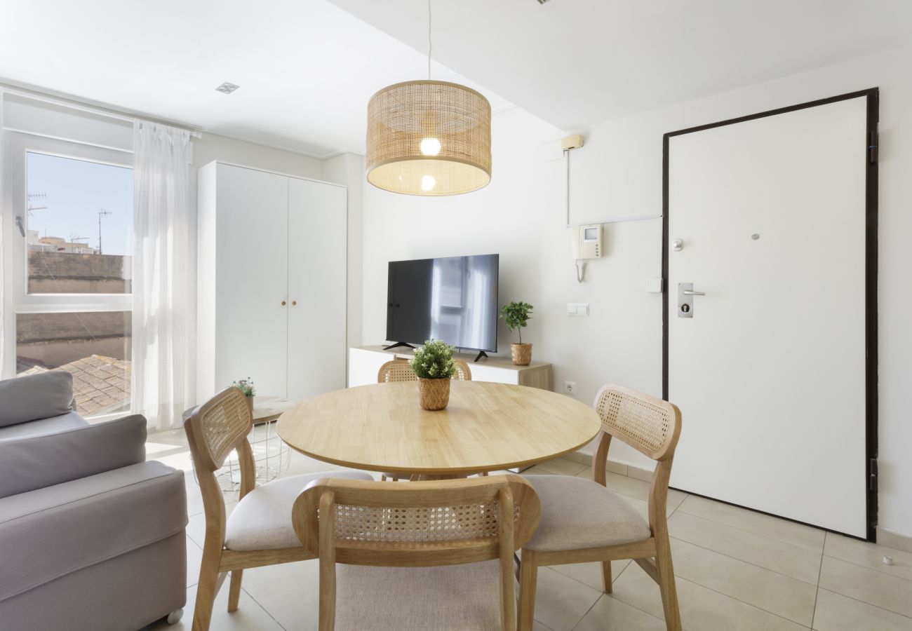Apartamento en Playa de Gandía - Elegante Apartamento familiar de 2 dormitorios. Wifi-acaciones inolvidables frente al mar. Buen wifi para teletrabajo. - ALQUILER SOLO FAMILIAS