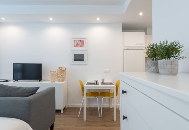 Apartamento en Las Palmas de Gran Canaria - HomeForGuest Acogedor apartamento junto a Las Canteras Apartamento en Las Palmas de Gran Canaria - HomeForGuest Acogedor apartamento junto a Las Canteras