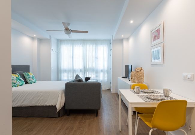 Apartamento en Las Palmas de Gran Canaria - HomeForGuest Acogedor apartamento junto a Las Canteras Apartamento en Las Palmas de Gran Canaria - HomeForGuest Acogedor apartamento junto a Las Canteras