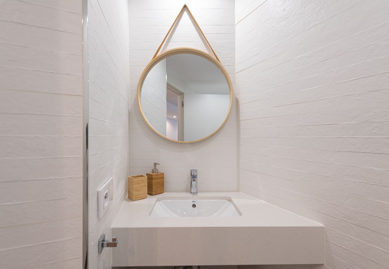 Apartamento en Las Palmas de Gran Canaria - HomeForGuest Acogedor apartamento junto a Las Canteras Apartamento en Las Palmas de Gran Canaria - HomeForGuest Acogedor apartamento junto a Las Canteras