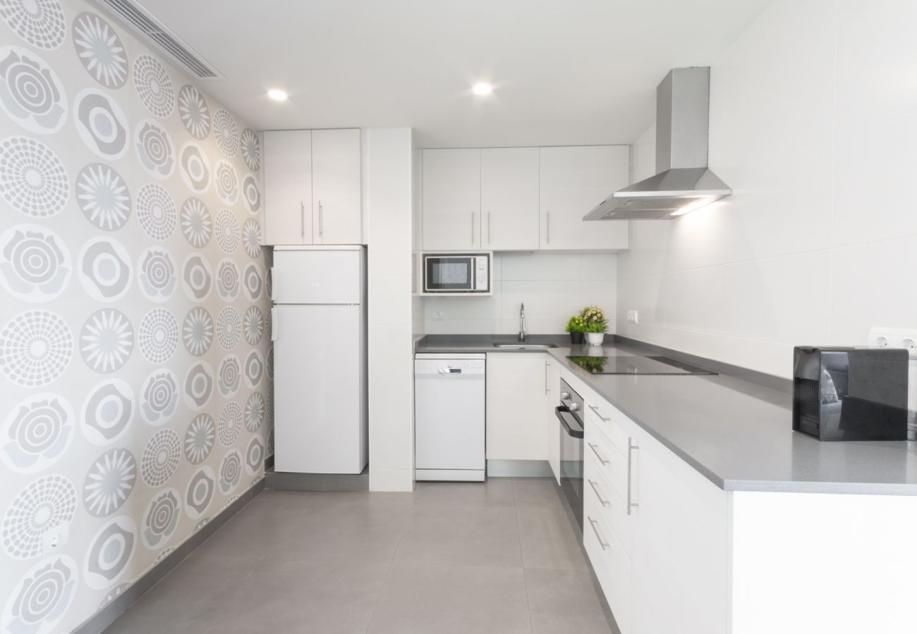 Apartamento en Playa de Gandía - Vacaciones inolvidables frente al mar. Todo reformado. SOLO FAMILIAS