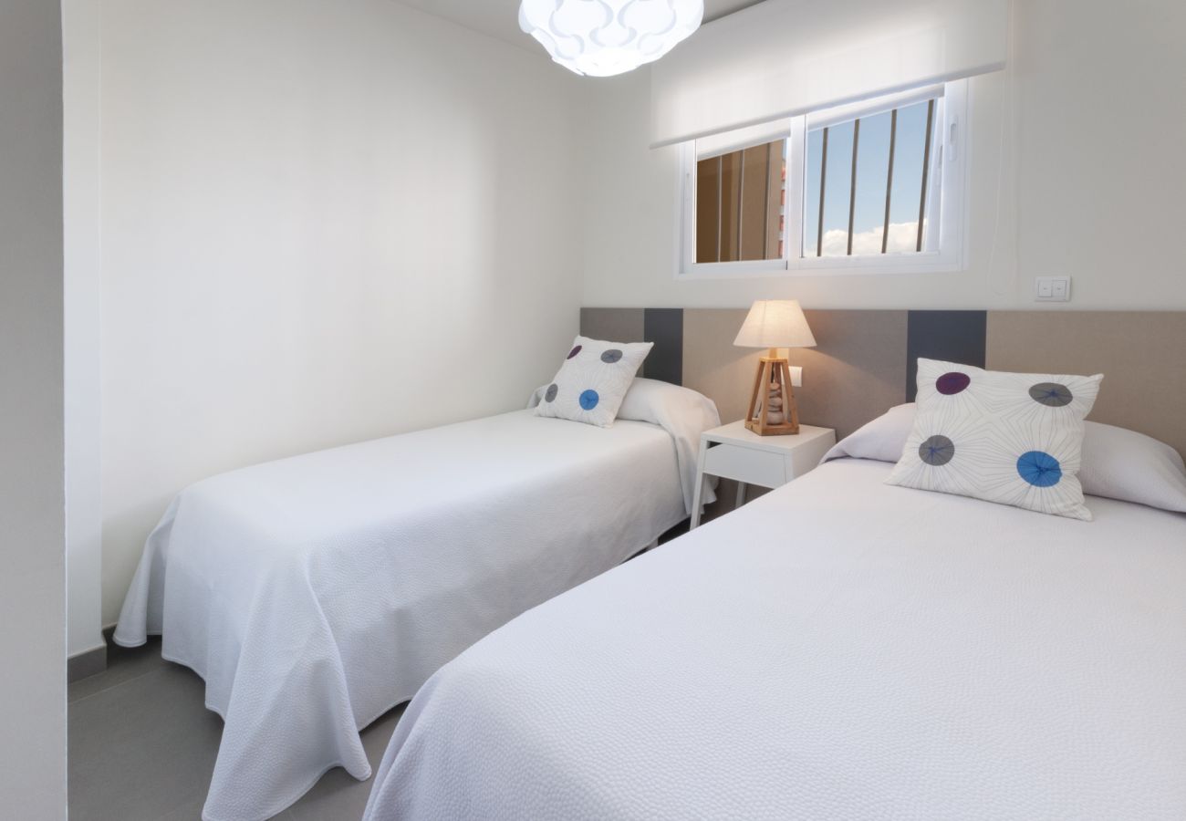 Apartamento en Playa de Gandía - Vacaciones inolvidables frente al mar. Todo reformado. SOLO FAMILIAS