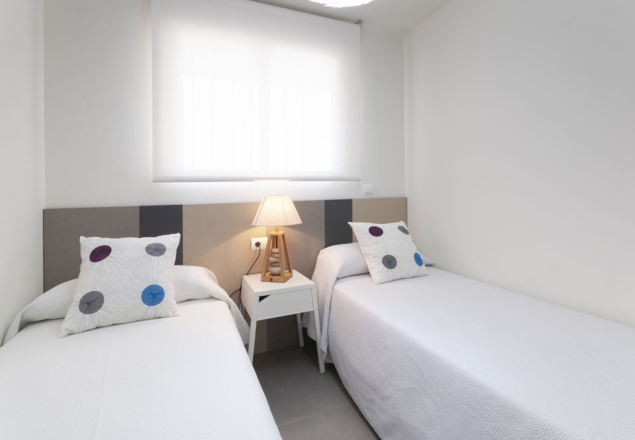 Apartamento en Playa de Gandía - Vacaciones inolvidables frente al mar. Todo reformado. SOLO FAMILIAS