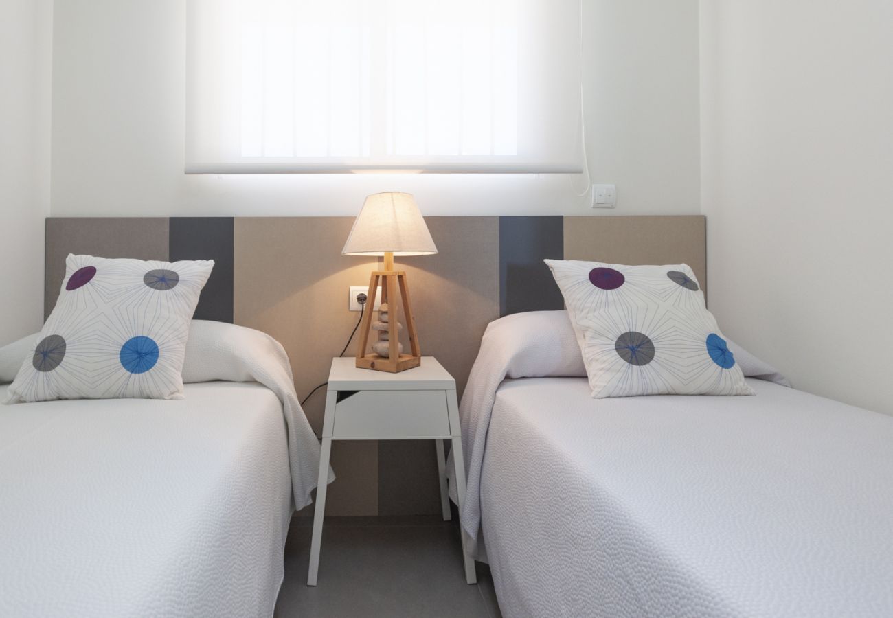 Apartamento en Playa de Gandía - Vacaciones inolvidables frente al mar. Todo reformado. SOLO FAMILIAS