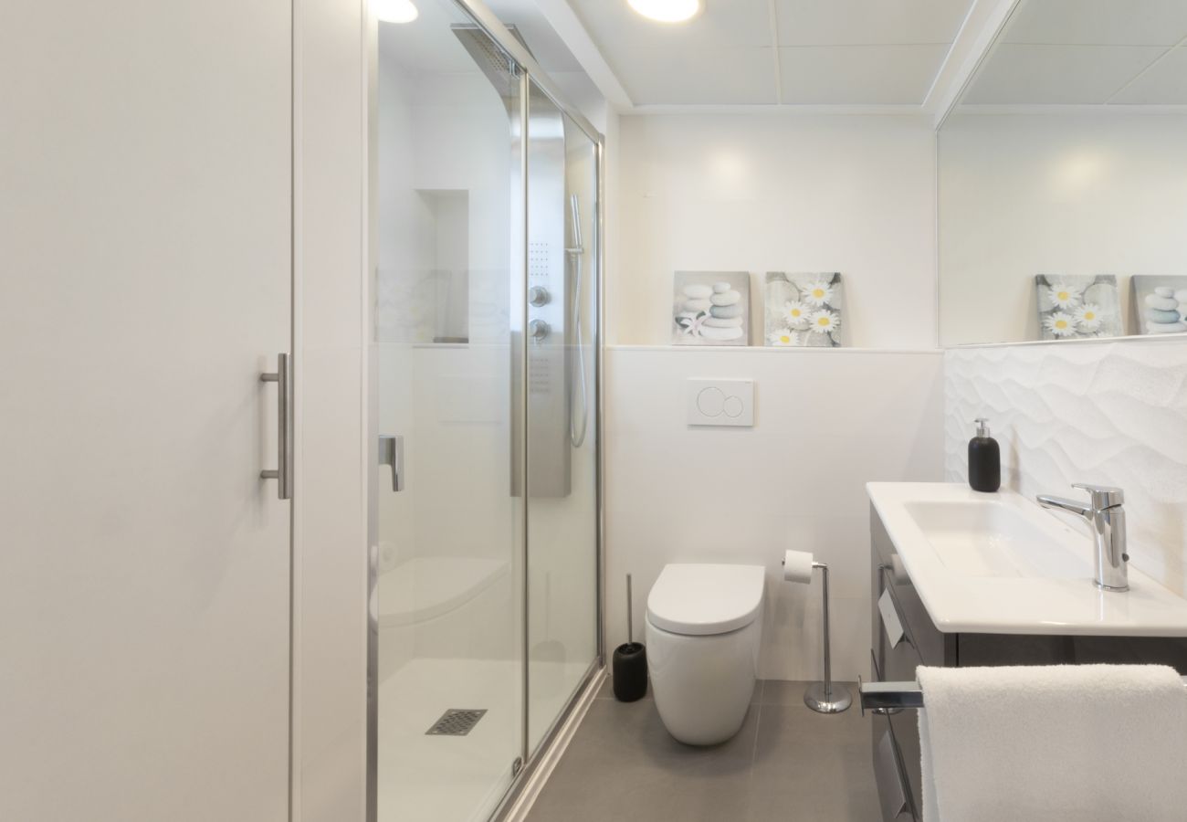 Apartamento en Playa de Gandía - Vacaciones inolvidables frente al mar. Todo reformado. SOLO FAMILIAS