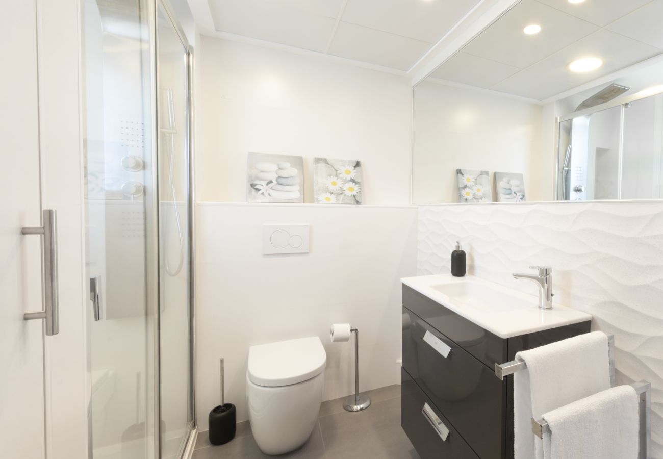 Apartamento en Playa de Gandía - Vacaciones inolvidables frente al mar. Todo reformado. SOLO FAMILIAS