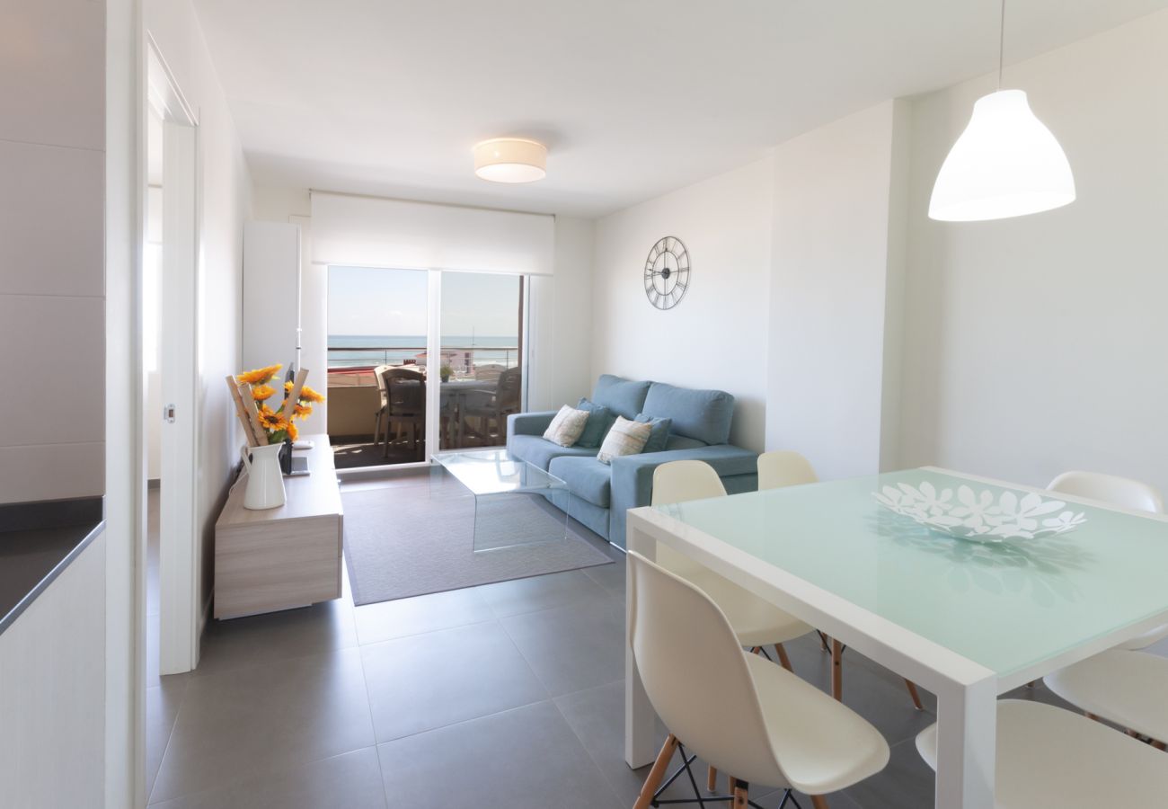 Apartamento en Playa de Gandía - Vacaciones inolvidables frente al mar. Todo reformado. SOLO FAMILIAS