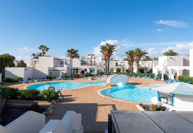  en Corralejo - HomeForGuest Apartamento 13 con terraza y piscina en Corralejo