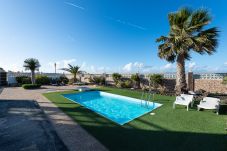 Apartamento en Corralejo - HomeForGuest Apartamento con piscina y terraza a 1min de la Playa