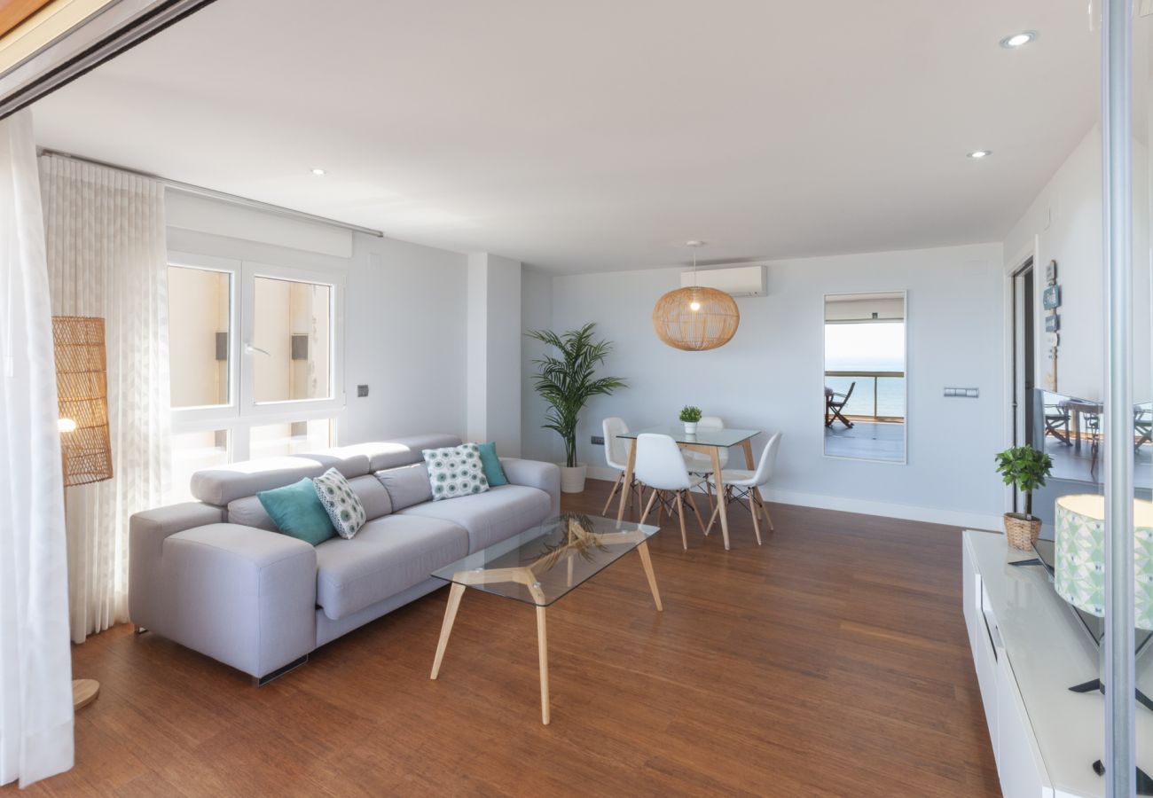 Apartamento en Playa de Gandía - Maravilloso Apartamento Frontal al Mar-ALQUILER SOLO FAMILIAS