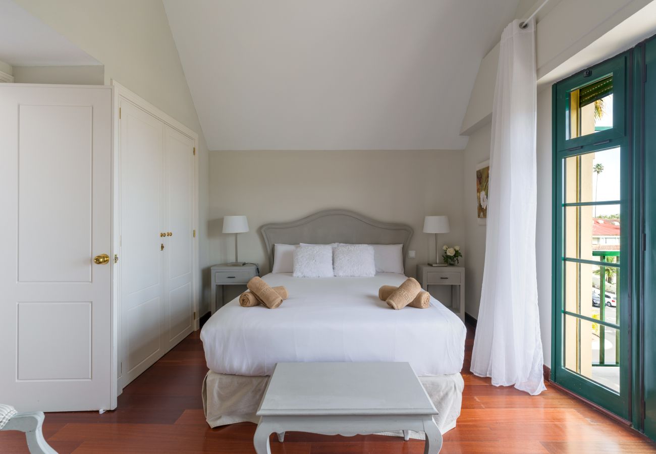 Casa en Santa Brígida - House with cozy garden BBQ 