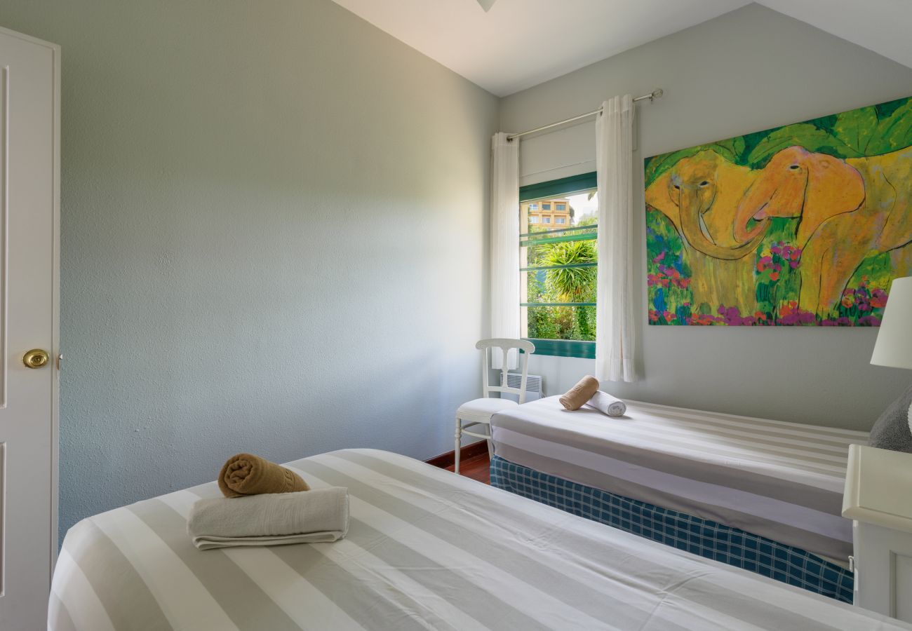 Casa en Santa Brígida - House with cozy garden BBQ 