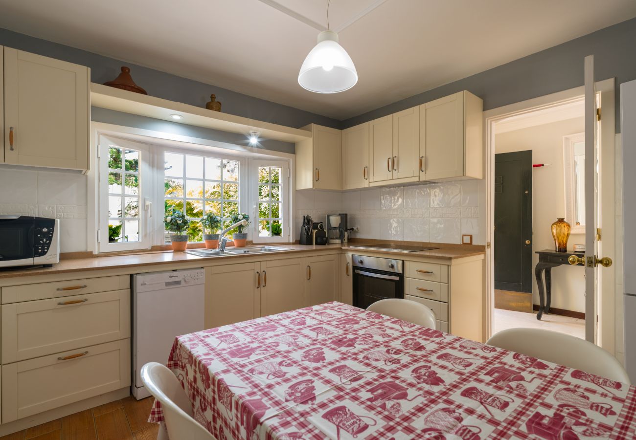 Casa en Santa Brígida - House with cozy garden BBQ 