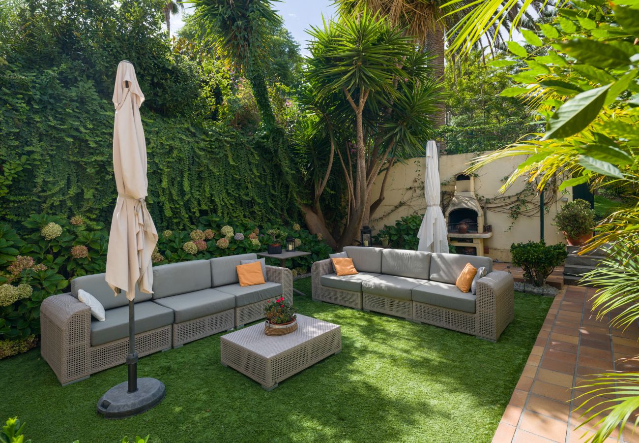 Casa en Santa Brígida - House with cozy garden BBQ 