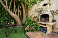 Casa en Santa Brígida - House with cozy garden BBQ 