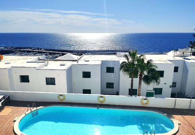 Estudio en Puerto del Carmen - ZOE; dos camas, TV, WIFI, cocina equipada, baño, piscina y solarium 