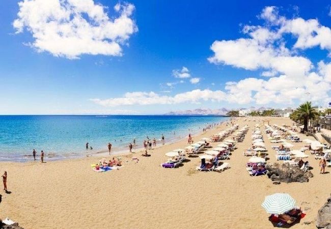 Estudio en Puerto del Carmen - ZOE; dos camas, TV, WIFI, cocina equipada, baño, piscina y solarium  Estudio en Puerto del Carmen - ZOE; dos camas, TV, WIFI, cocina equipada, baño, piscina y solarium