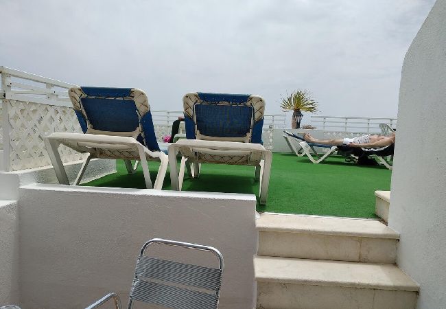 Estudio en Puerto del Carmen - ZOE; dos camas, TV, WIFI, cocina equipada, baño, piscina y solarium  Estudio en Puerto del Carmen - ZOE; dos camas, TV, WIFI, cocina equipada, baño, piscina y solarium