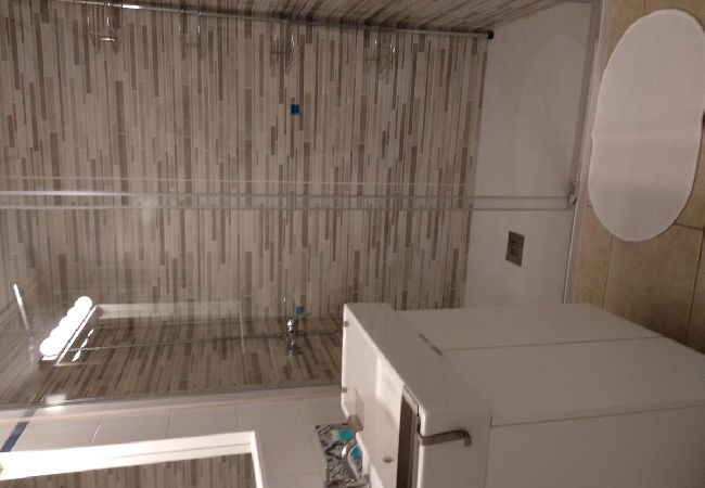 Estudio en Puerto del Carmen - ZOE; dos camas, TV, WIFI, cocina equipada, baño, piscina y solarium  Estudio en Puerto del Carmen - ZOE; dos camas, TV, WIFI, cocina equipada, baño, piscina y solarium