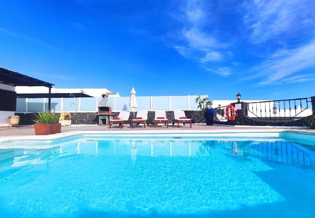 Villa en Tías - Villa 21, lujosa villa con piscina climatizada  Villa en Tías - Villa 21, lujosa villa con piscina climatizada