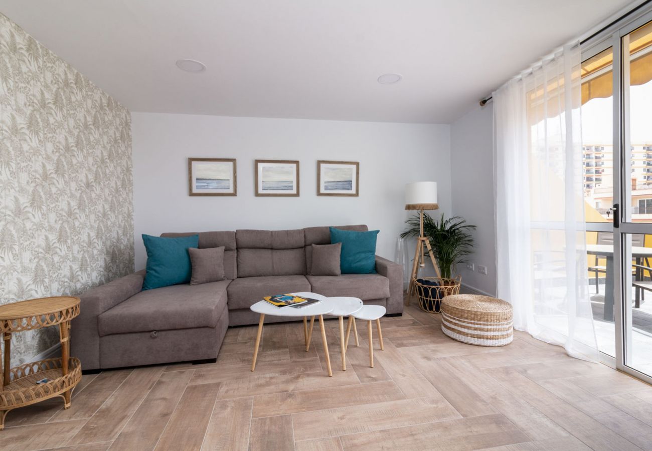 Apartamento en Los Cristianos - HomeForGuest Ático Cecilia con terraza y vistas al mar en Los Cristianos