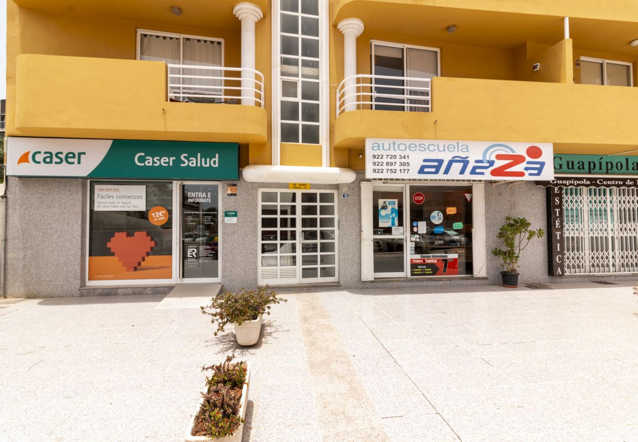 Apartamento en Los Cristianos - HomeForGuest Ático Cecilia con terraza y vistas al mar en Los Cristianos