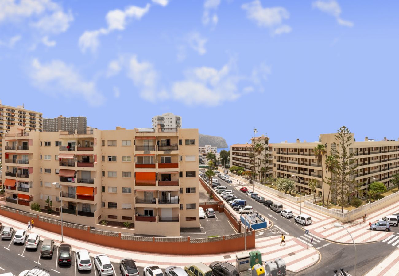 Apartamento en Los Cristianos - HomeForGuest Ático Cecilia con terraza y vistas al mar en Los Cristianos