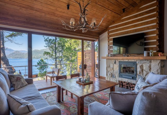Apartamento en San Carlos de Bariloche - LENGA  2D - Apartamento con Vista al Lago, Pileta y Jacuzzi 