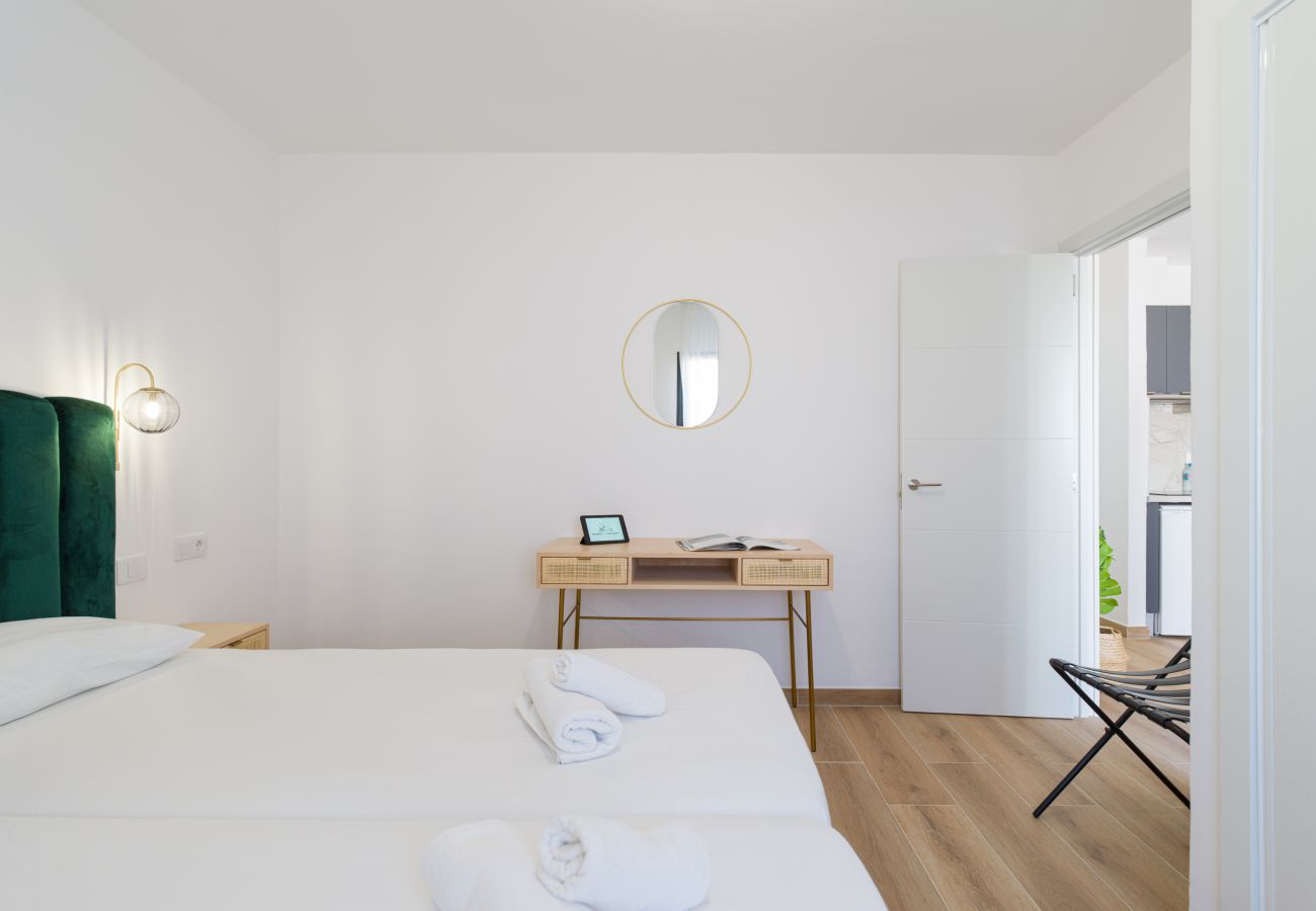 Apartamento en Corralejo - Moderno Apartamento. Piscina y terraza. A pie de playa en Corralejo -Home For Guest