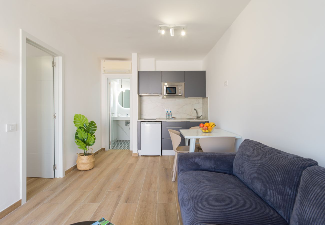 Apartamento en Corralejo - Moderno Apartamento. Piscina y terraza. A pie de playa en Corralejo -Home For Guest