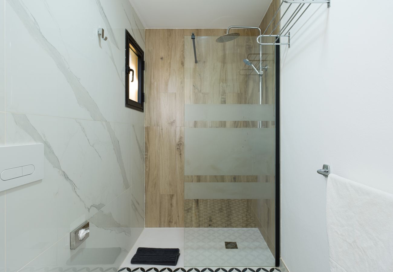 Apartamento en Corralejo - Moderno Apartamento. Piscina y terraza. A pie de playa en Corralejo -Home For Guest