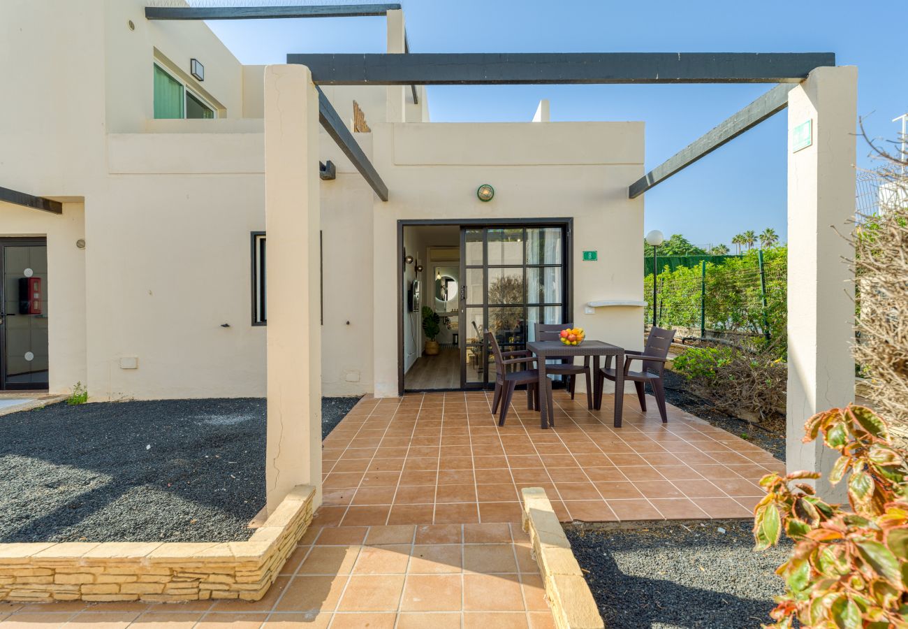 Apartamento en Corralejo - Moderno Apartamento. Piscina y terraza. A pie de playa en Corralejo -Home For Guest