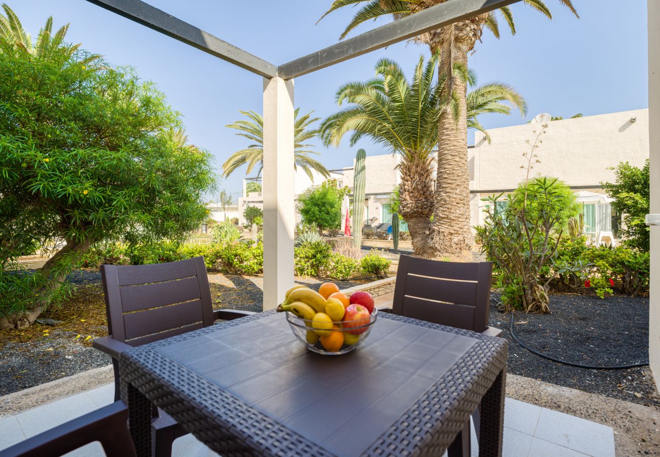 Apartamento en Corralejo - Moderno Apartamento. Piscina y terraza. A pie de playa en Corralejo -Home For Guest