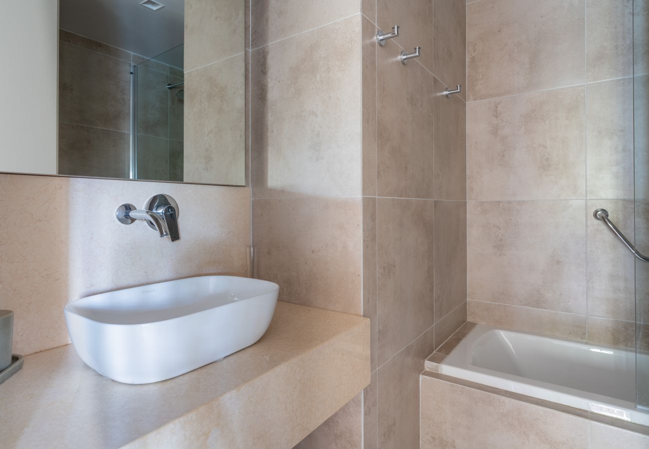 Apartamento en San Carlos de Bariloche - CIPRES 02 Frente al lago, con vista a cerros y Lago