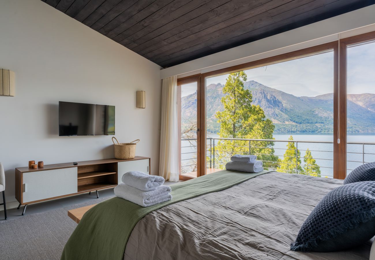 Apartamento en San Carlos de Bariloche - CIPRES 04 - Increible Duplex  sobre el Lago Gutiérrez 