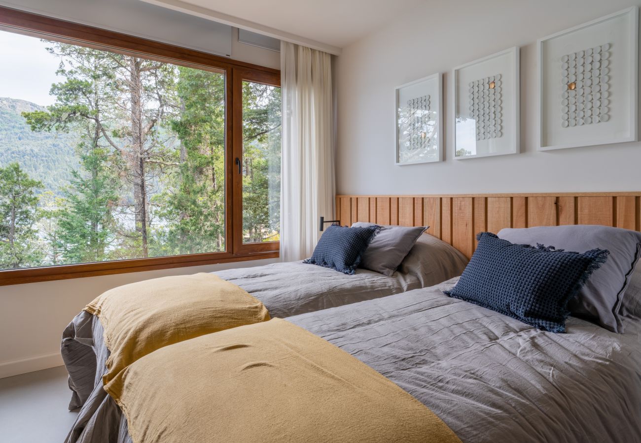Apartamento en San Carlos de Bariloche - CIPRES 07  Apartamento con vistas únicas al Lago Gutiérrez