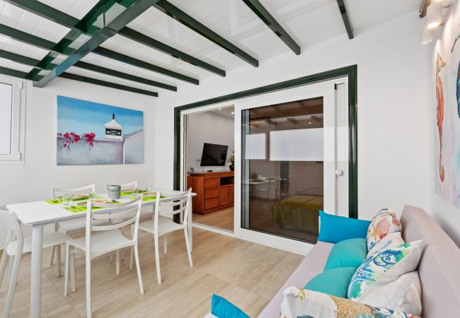 Casa en Playa Honda - Cordel 18 - Dúplex junto al mar en Playa Honda | Lanzarote Casa en Playa Honda - Cordel 18 - Dúplex junto al mar en Playa Honda | Lanzarote