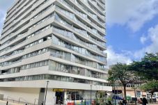 Apartamento en Las Palmas de Gran Canaria - Amplio Apartamento con terraza y Parking en Las Canteras
