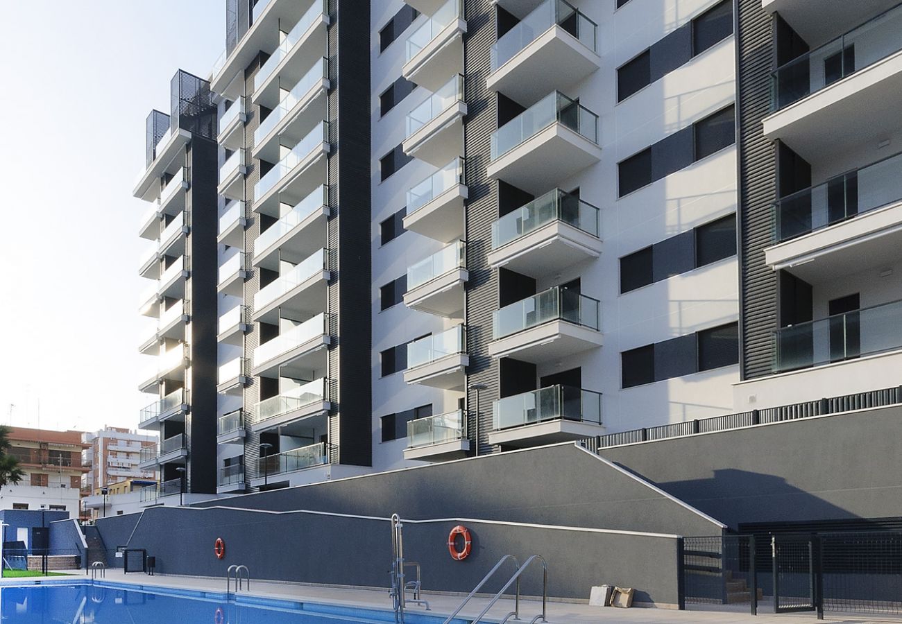 Apartamento en Playa de Gandía - Apartamento a estrenar a escasos metros del Mar-ALQUILER SOLO FAMILIAS