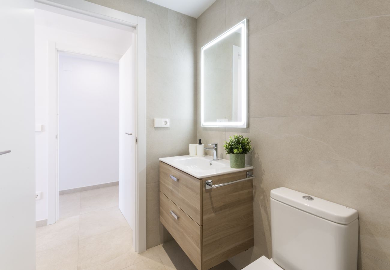 Apartamento en Playa de Gandía - Apartamento a estrenar a escasos metros del Mar-ALQUILER SOLO FAMILIAS