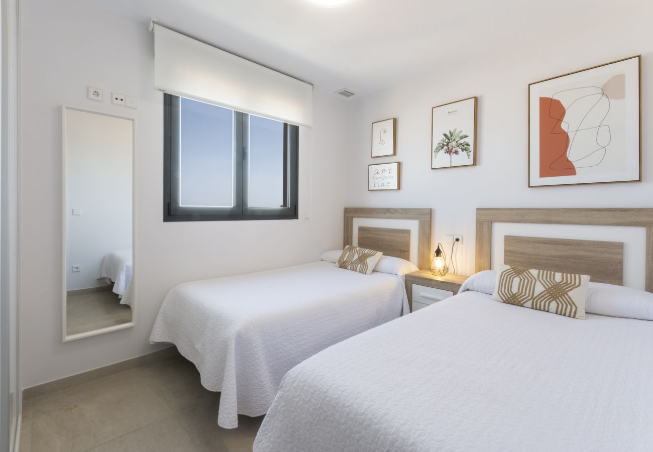 Apartamento en Playa de Gandía - Apartamento a estrenar a escasos metros del Mar-ALQUILER SOLO FAMILIAS