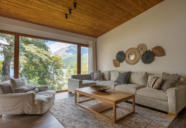 Apartamento en San Carlos de Bariloche - LENGA 2B- Increíbles vistas al lago, Acceso Playa y Pileta