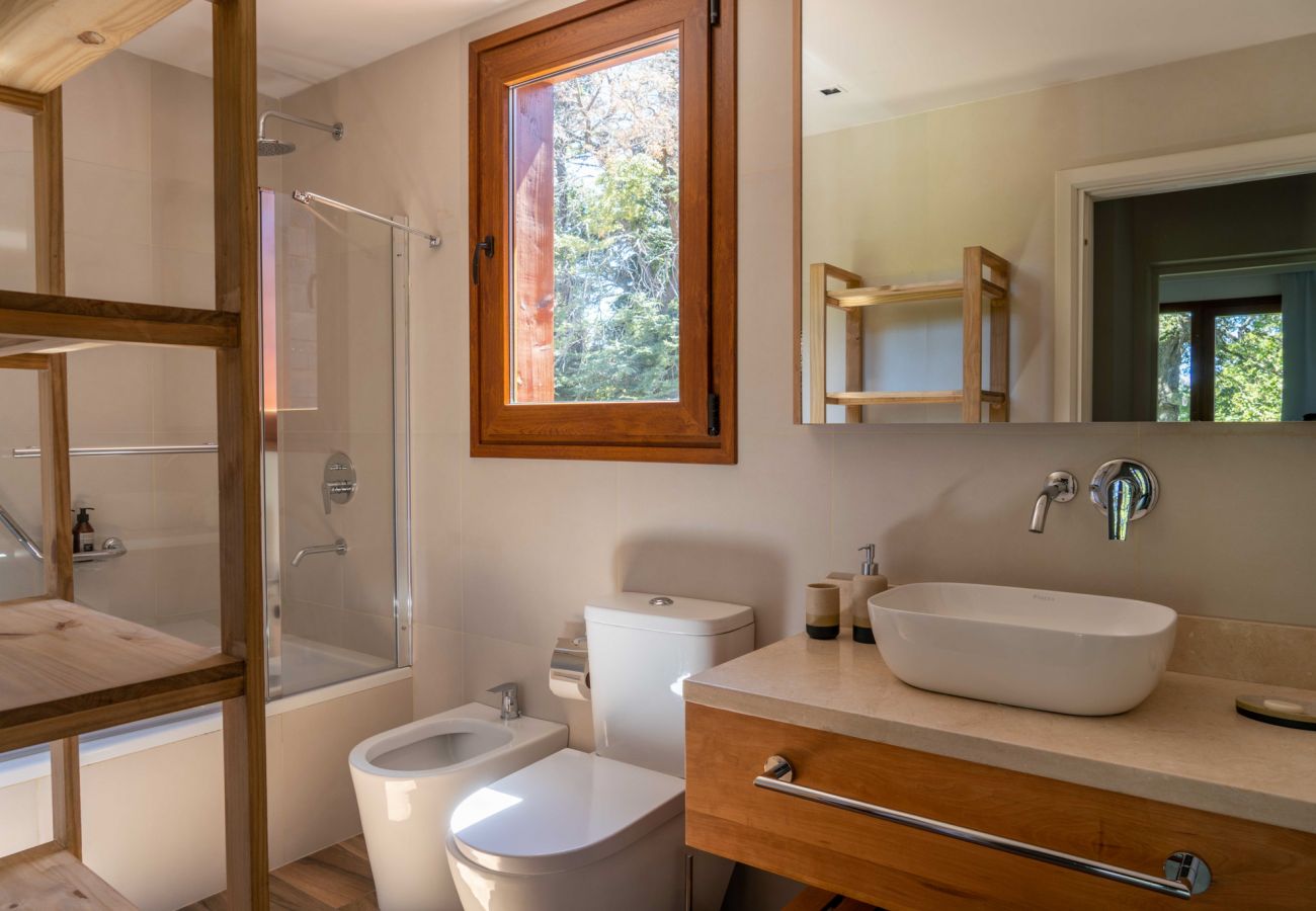 Apartamento en San Carlos de Bariloche - LENGA 2 B Vista al lago, playa y pileta